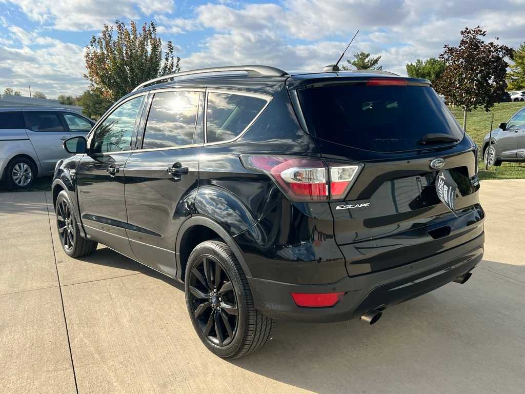 Thumbnail: 2017 Ford Escape - 4