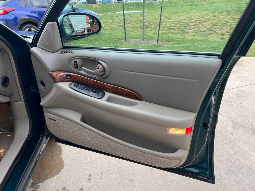 Thumbnail: 2000 Buick LeSabre - 30