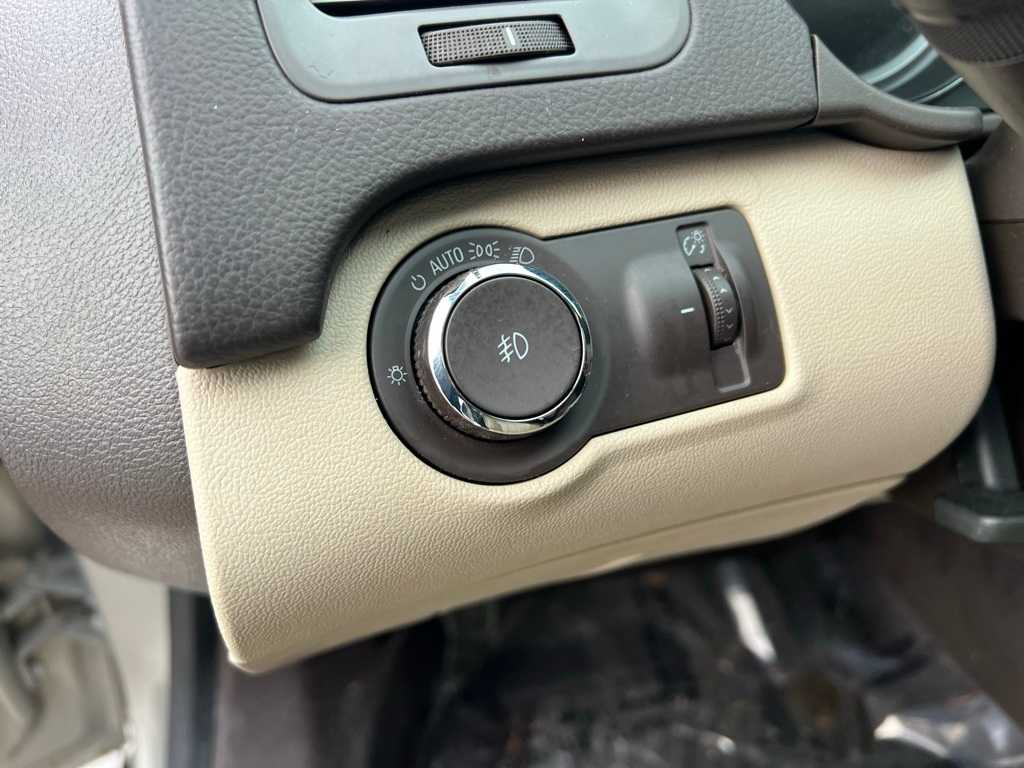 Thumbnail: 2011 Buick Regal - 16