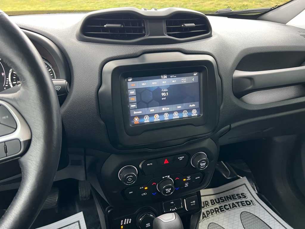 Thumbnail: 2018 Jeep Renegade - 30