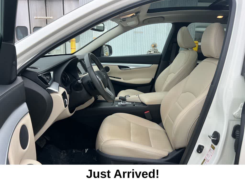 Thumbnail: 2019 INFINITI QX50 - 16