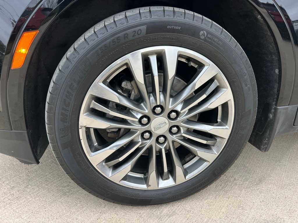 Thumbnail: 2017 Cadillac XT5 - 10