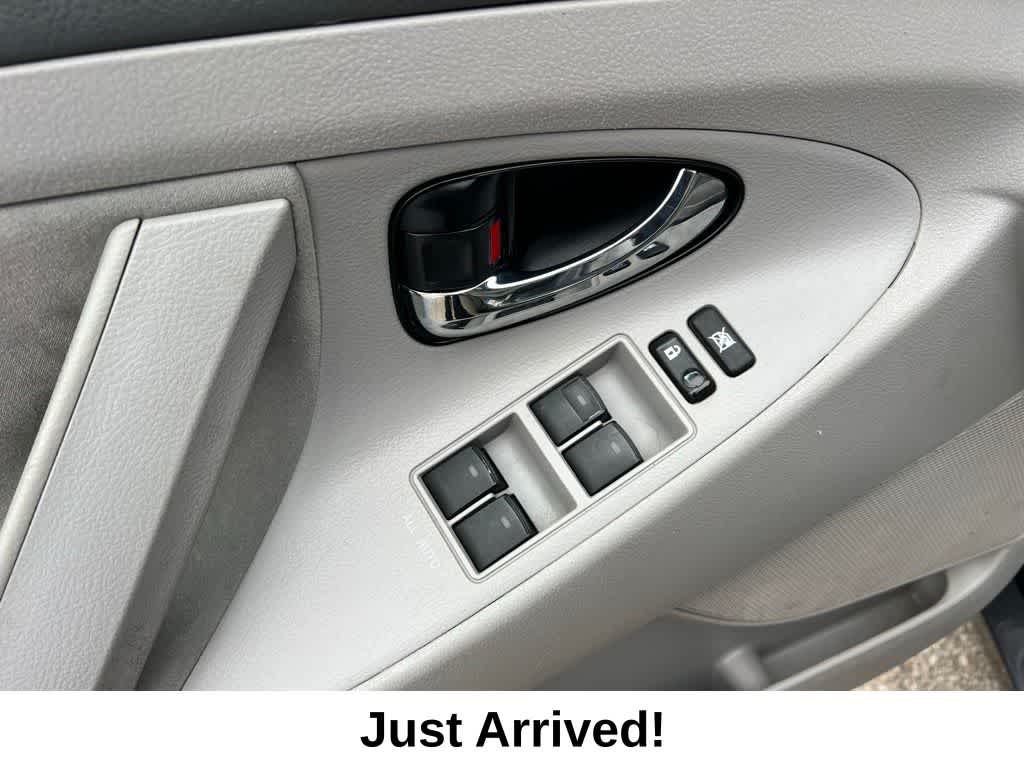 Thumbnail: 2011 Toyota Camry - 16