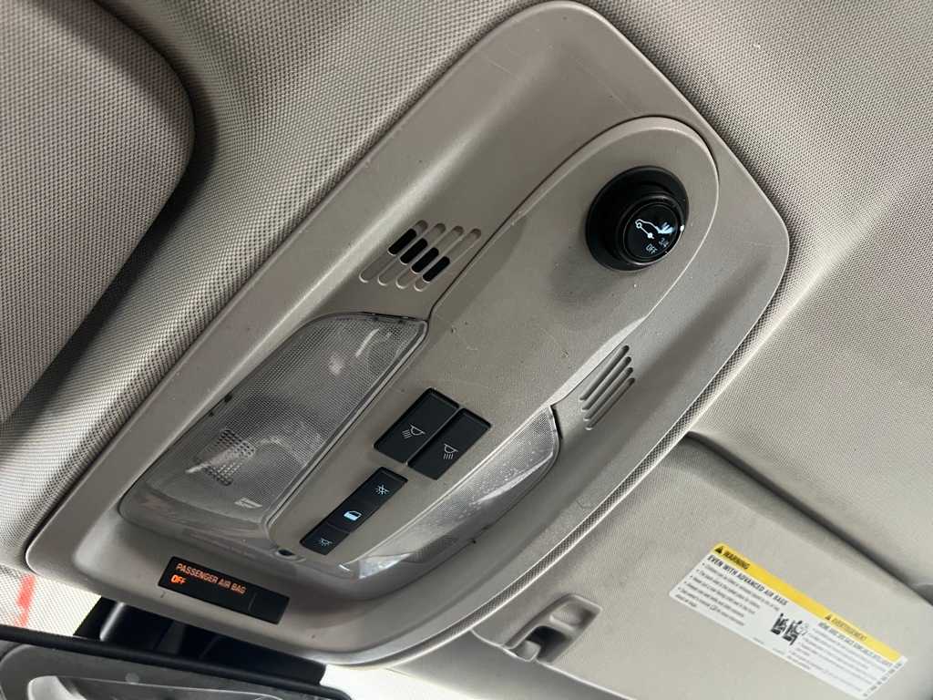 Thumbnail: 2011 Chevrolet Equinox - 32