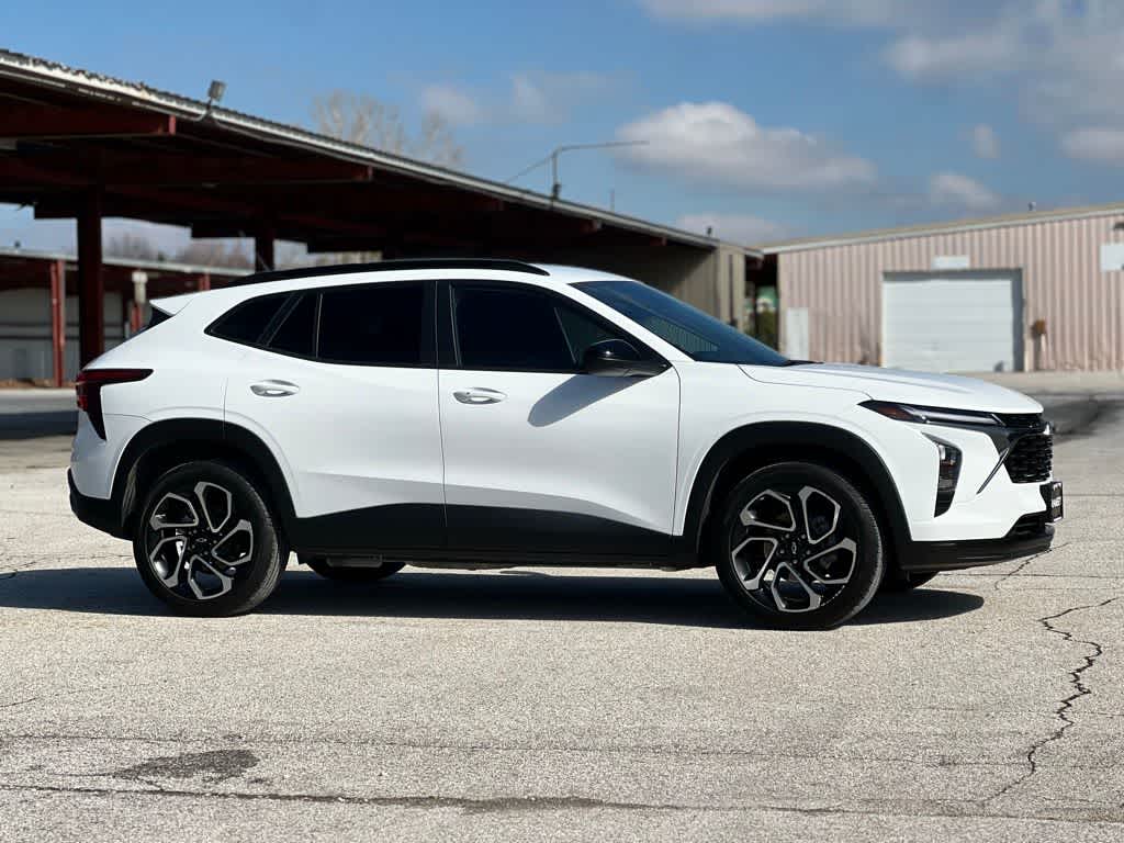 Thumbnail: 2025 Chevrolet Trax - 7