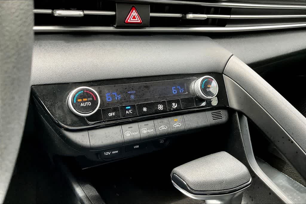 Thumbnail: 2022 Hyundai Elantra - 24