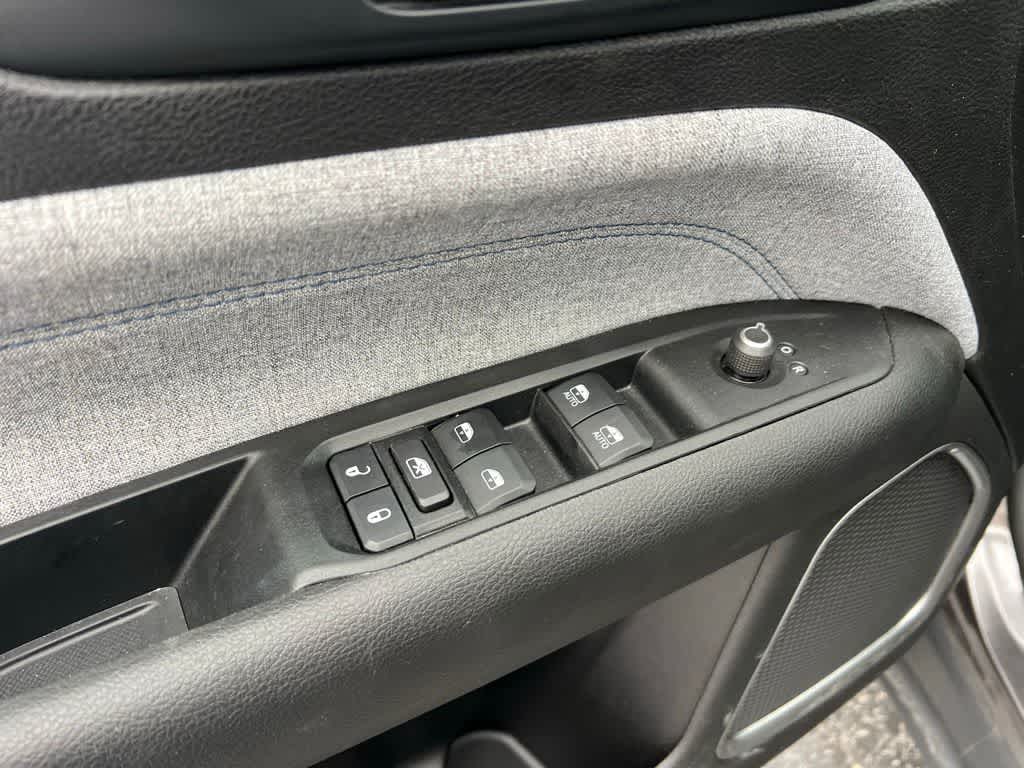 Thumbnail: 2022 Jeep Compass - 16