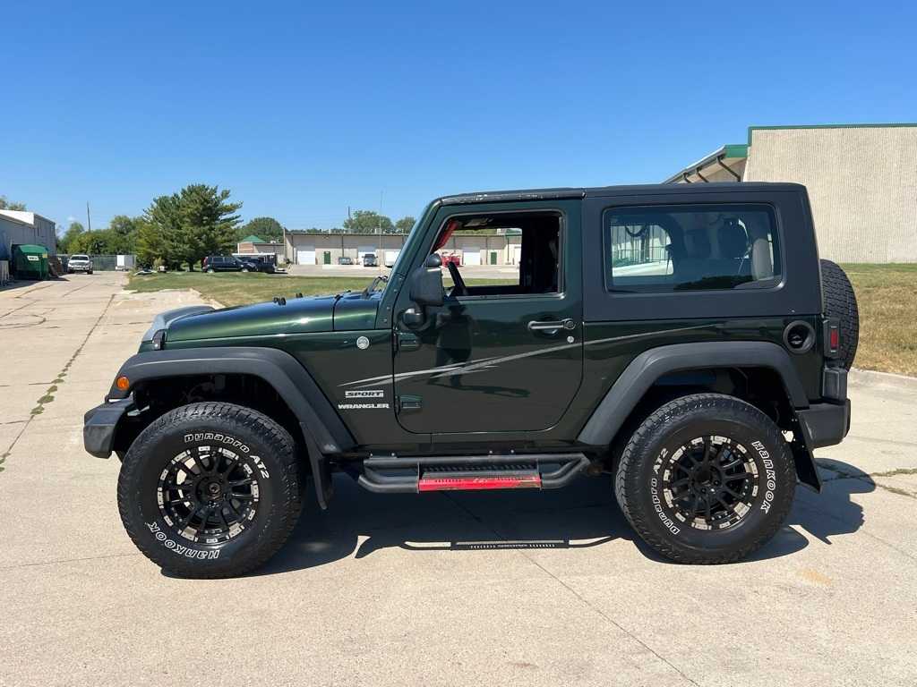 Thumbnail: 2010 Jeep Wrangler - 3