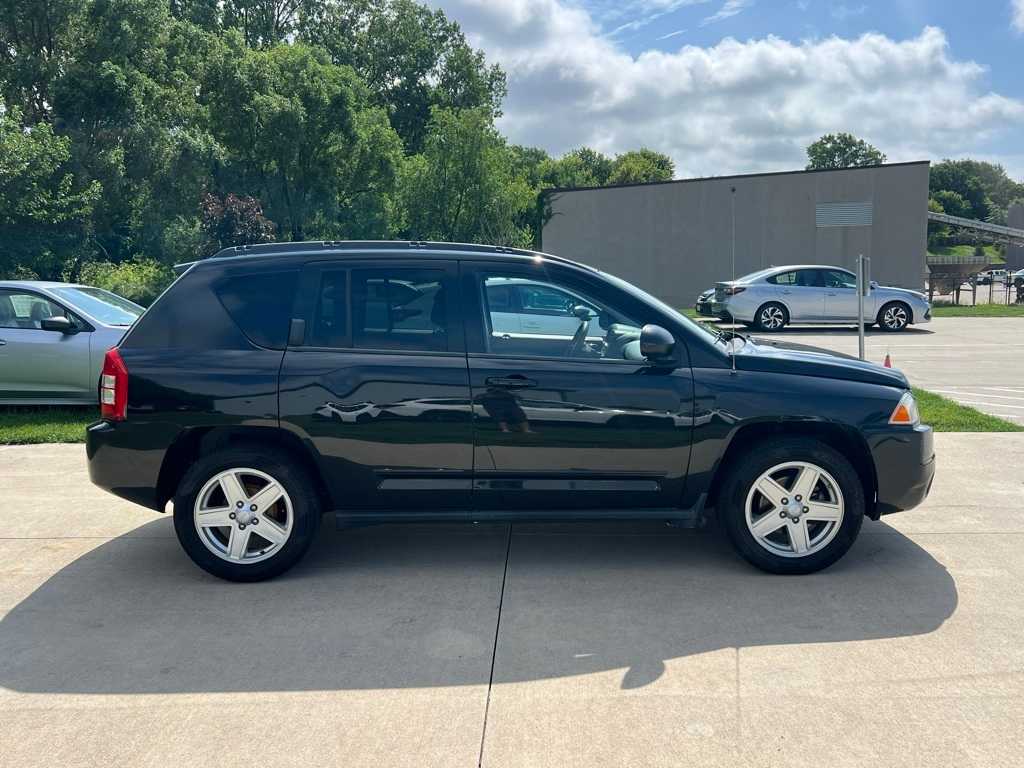 Thumbnail: 2010 Jeep Compass - 7