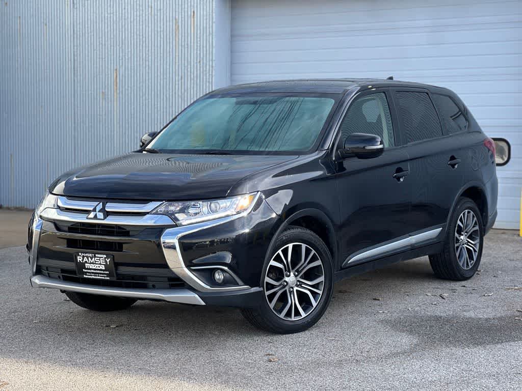 2018 Mitsubishi Outlander SE -
                  Urbandale, IA