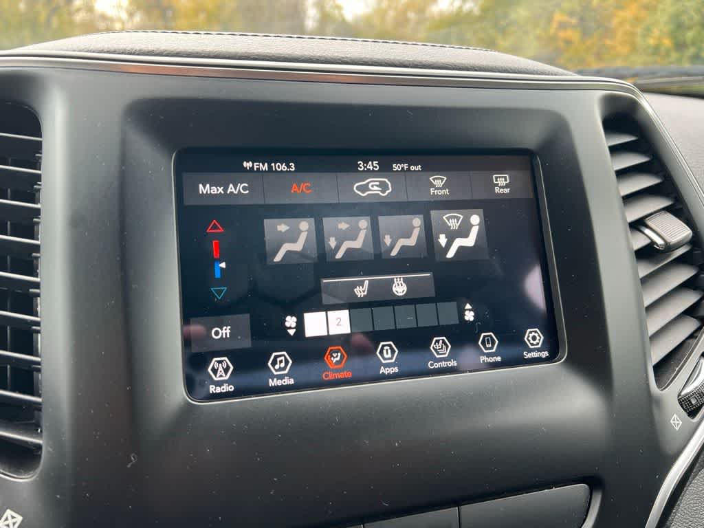 Thumbnail: 2019 Jeep Cherokee - 24