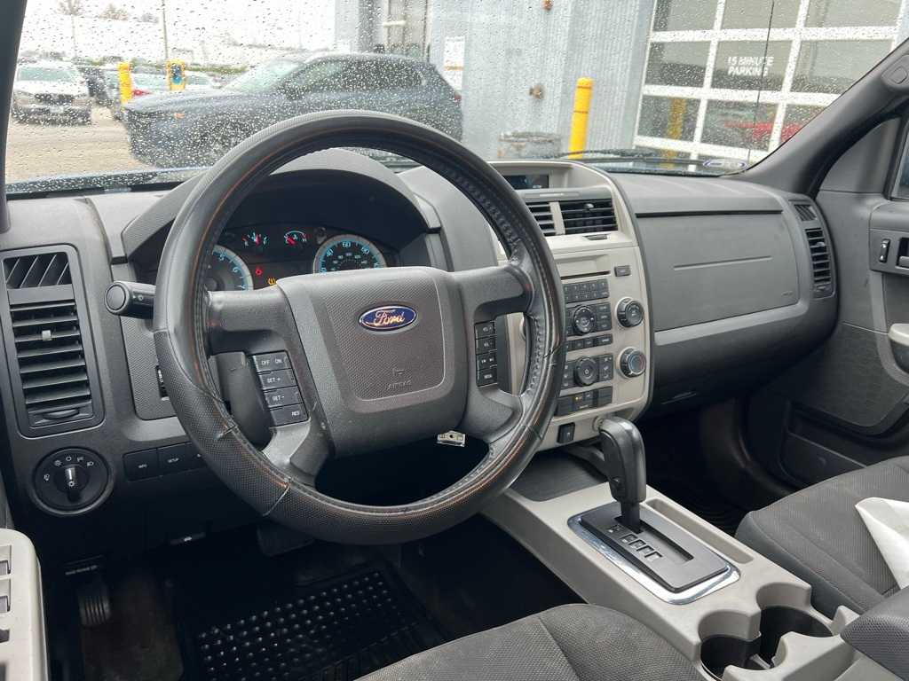 Thumbnail: 2010 Ford Escape - 19