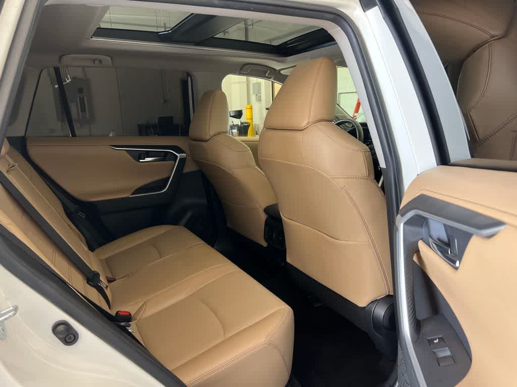 Thumbnail: 2020 Toyota RAV4 - 29