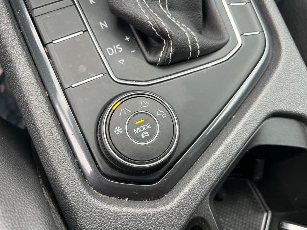 Thumbnail: 2021 Volkswagen Tiguan - 34