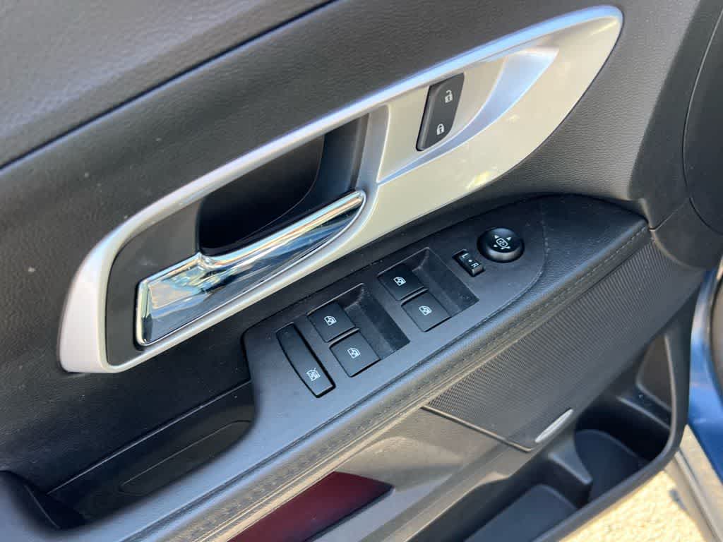 Thumbnail: 2016 Chevrolet Equinox - 16