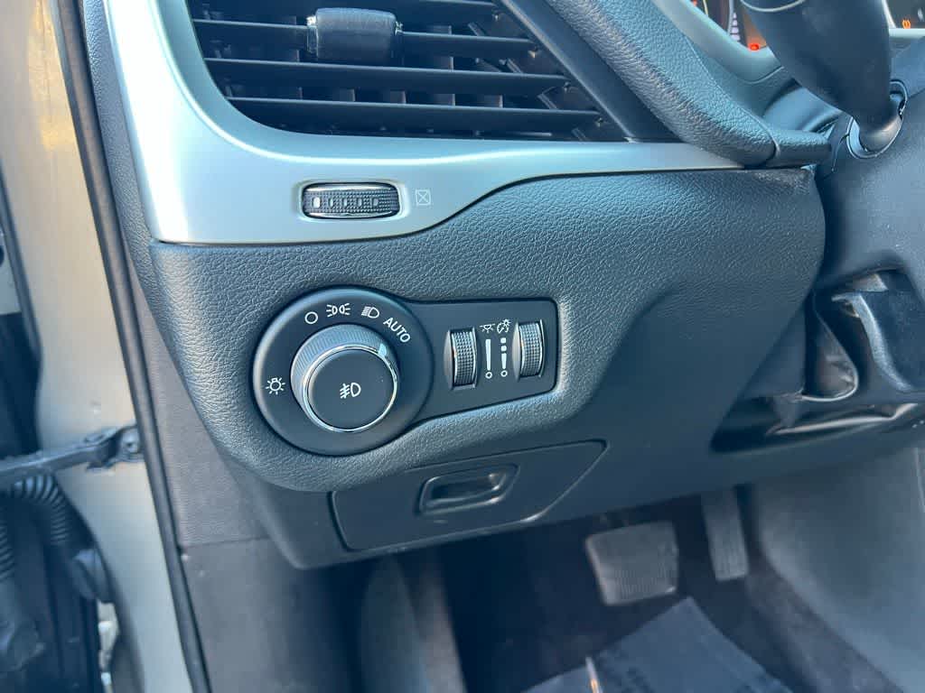 Thumbnail: 2016 Jeep Cherokee - 15