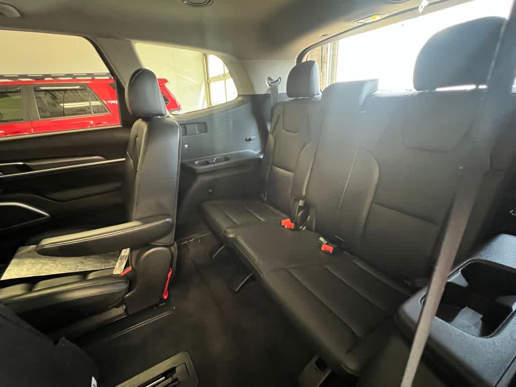 Thumbnail: 2022 Kia Telluride - 19