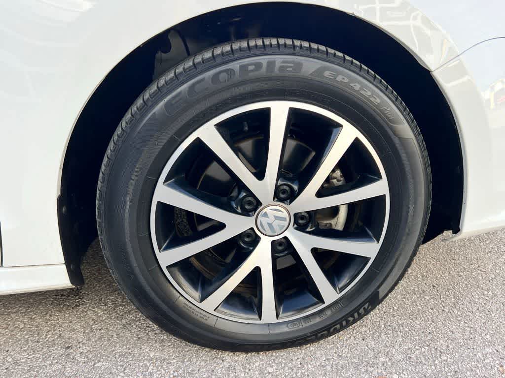 Thumbnail: 2017 Volkswagen Jetta - 13