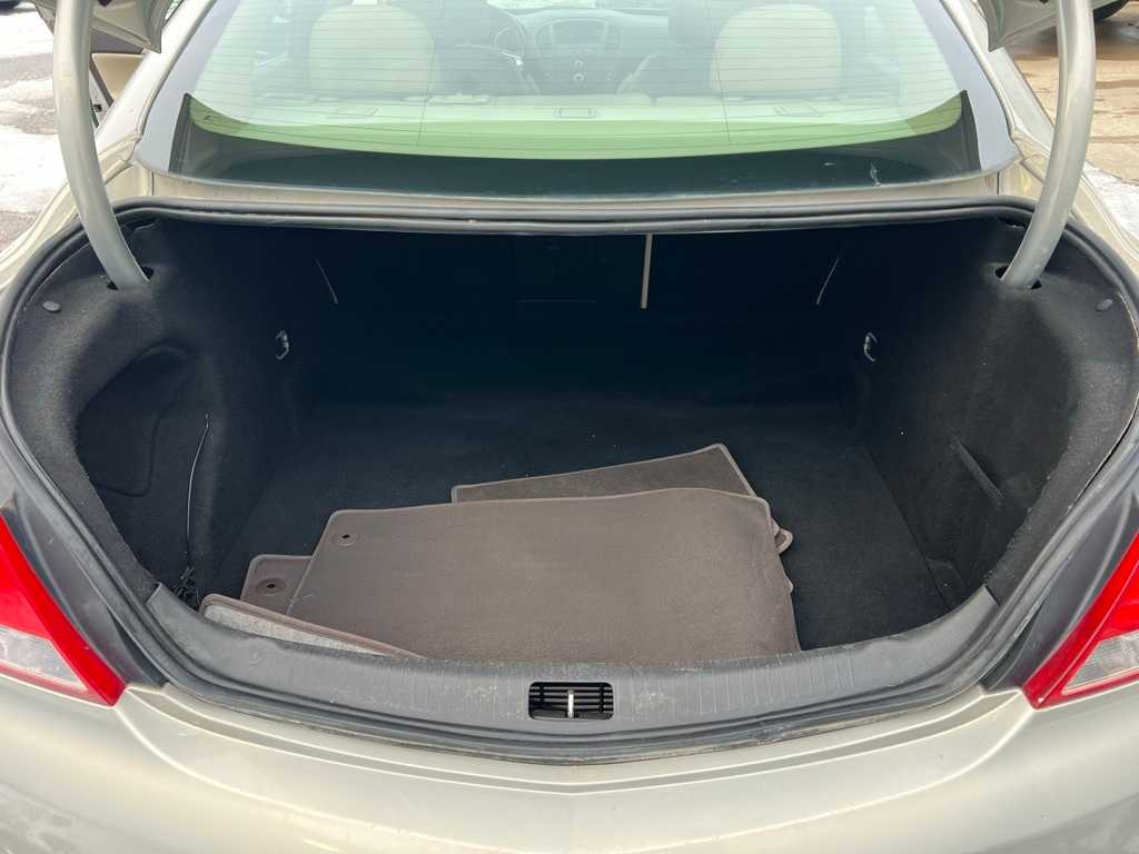 Thumbnail: 2011 Buick Regal - 23