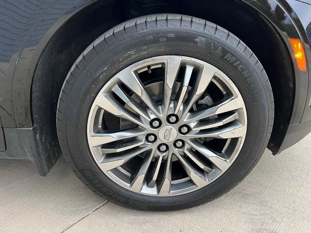 Thumbnail: 2017 Cadillac XT5 - 13