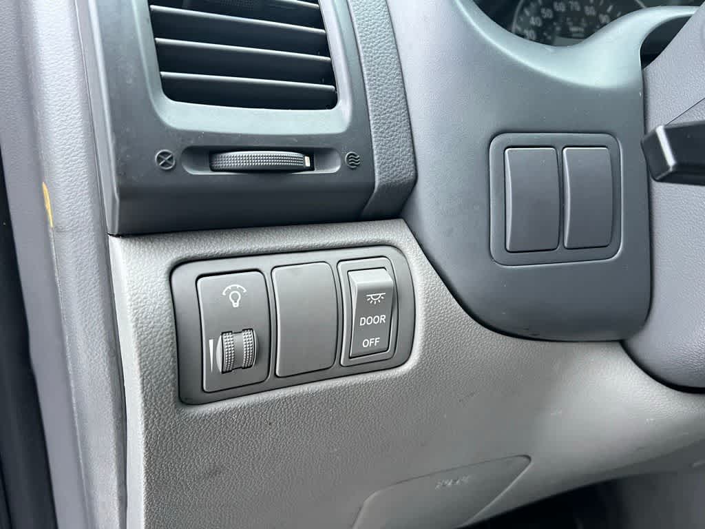 Thumbnail: 2012 Kia Sedona - 21