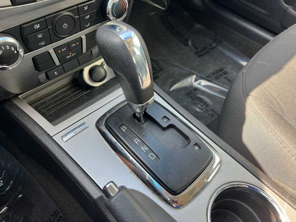Thumbnail: 2010 Ford Fusion - 30