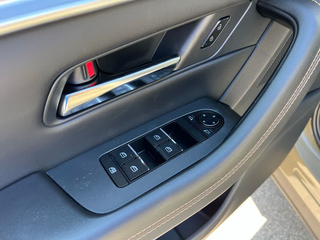 Thumbnail: 2025 Mazda CX-70 - 13