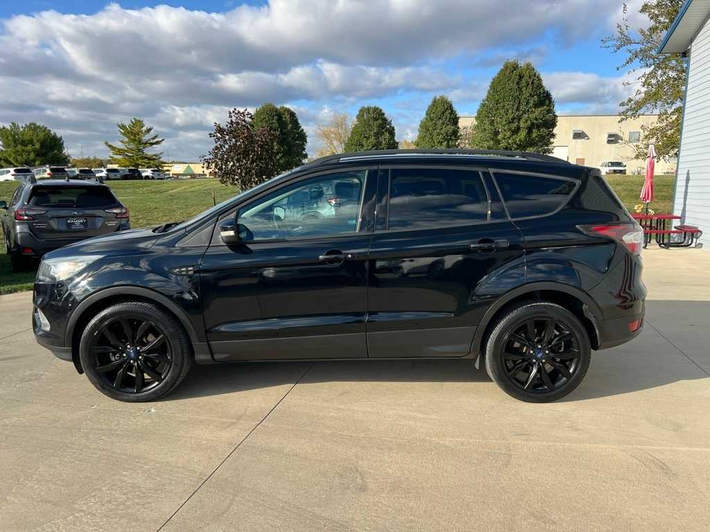 Thumbnail: 2017 Ford Escape - 3
