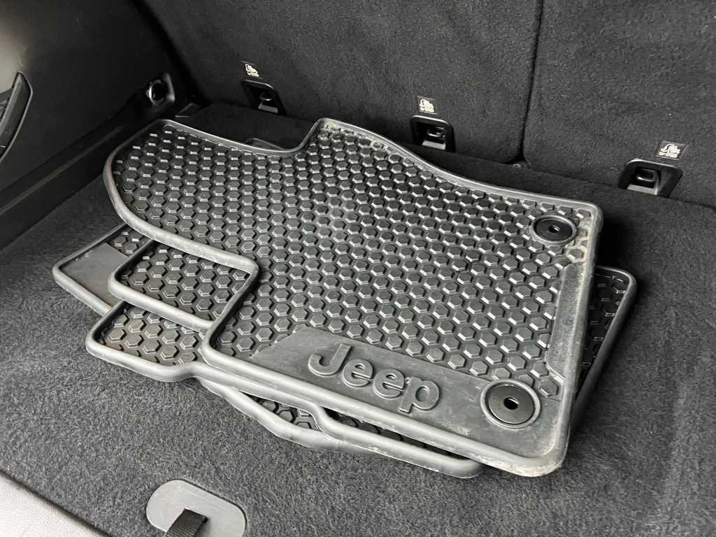 Thumbnail: 2018 Jeep Renegade - 23