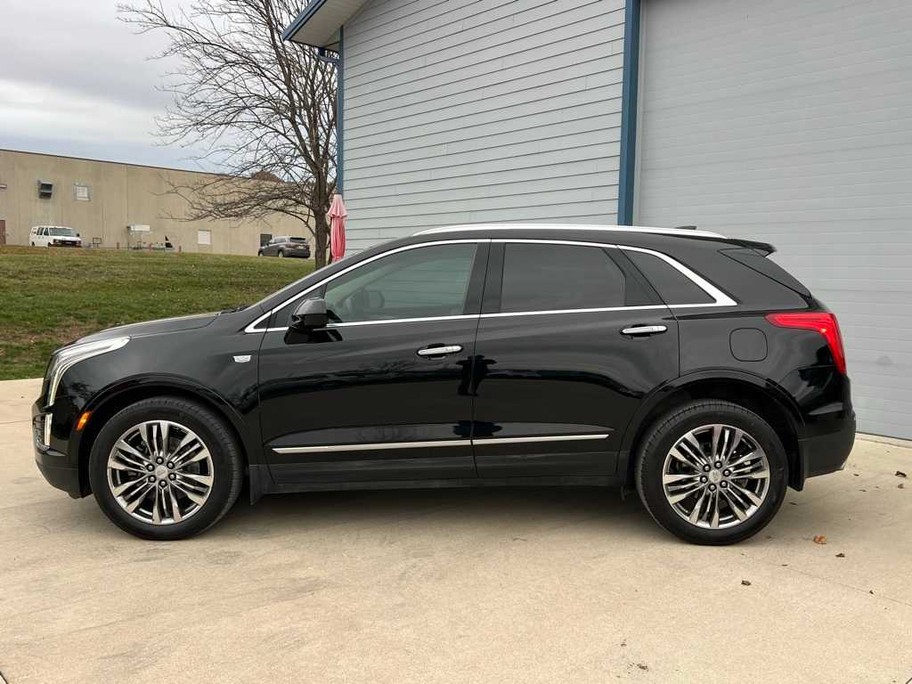 Thumbnail: 2017 Cadillac XT5 - 3