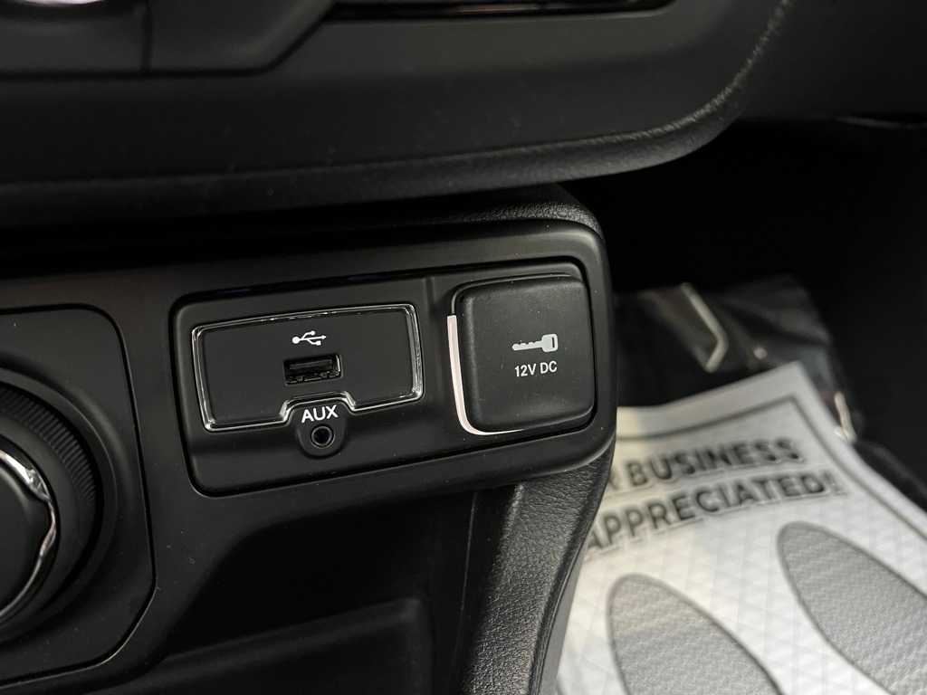 Thumbnail: 2018 Jeep Renegade - 35