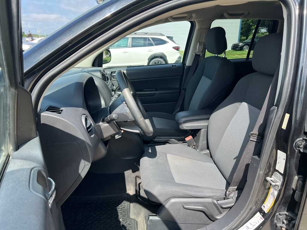Thumbnail: 2010 Jeep Compass - 12