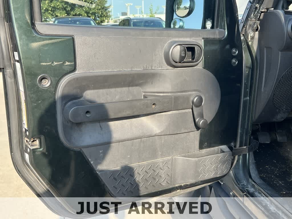 Thumbnail: 2010 Jeep Wrangler - 13