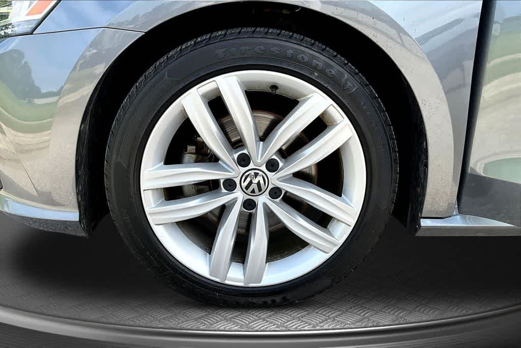 Thumbnail: 2018 Volkswagen Passat - 8