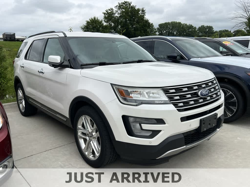Thumbnail: 2017 Ford Explorer - 7