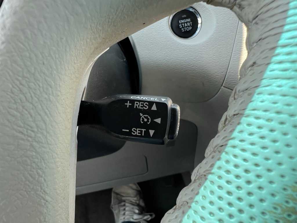 Thumbnail: 2012 Toyota Sienna - 36