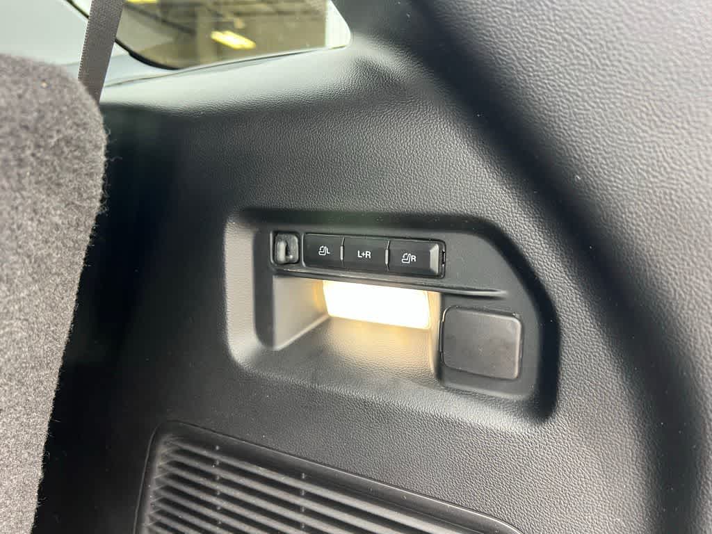 Thumbnail: 2021 Ford Explorer - 23