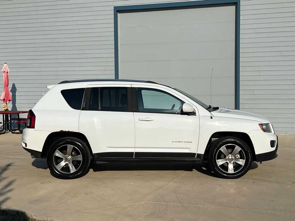 Thumbnail: 2016 Jeep Compass - 8