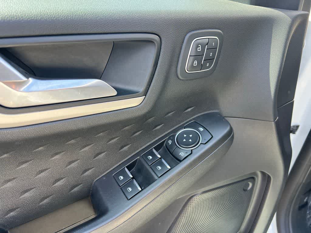 Thumbnail: 2020 Ford Escape - 13