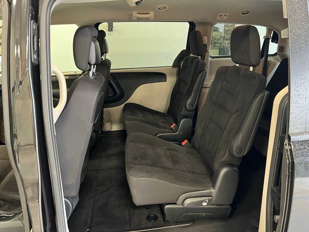 Thumbnail: 2018 Dodge Grand Caravan - 16