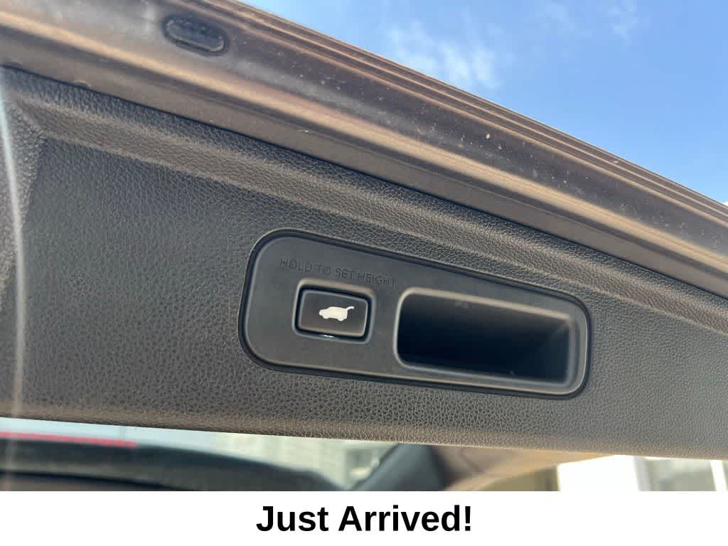 Thumbnail: 2019 Honda Odyssey - 14