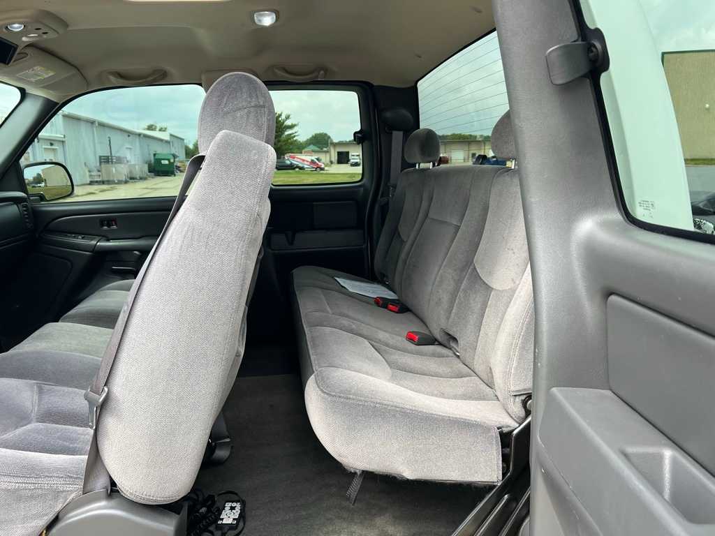 Thumbnail: 2005 GMC Sierra 2500 - 18