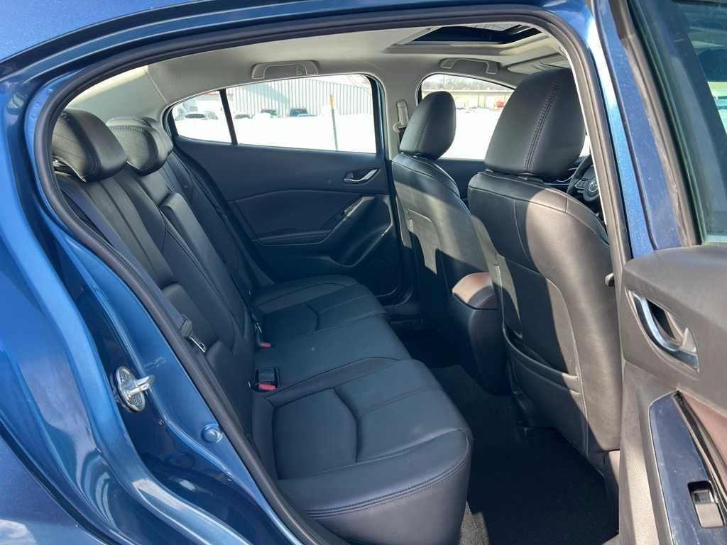 Thumbnail: 2017 Mazda Mazda3 - 17