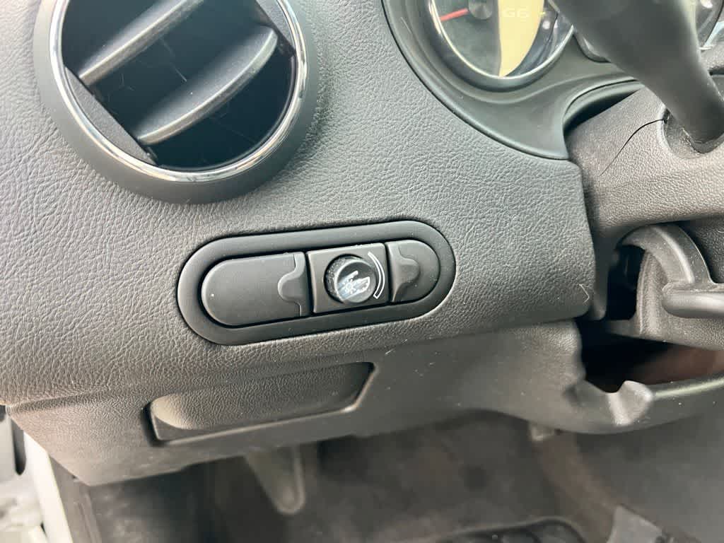 Thumbnail: 2009 Pontiac G6 - 17