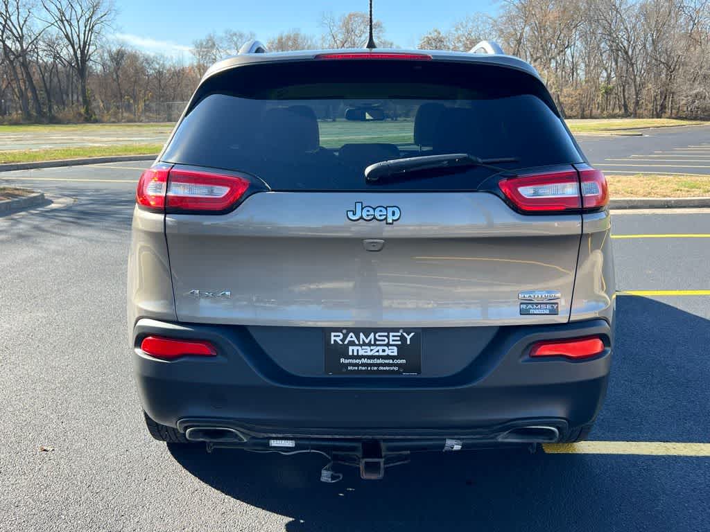 Thumbnail: 2016 Jeep Cherokee - 5