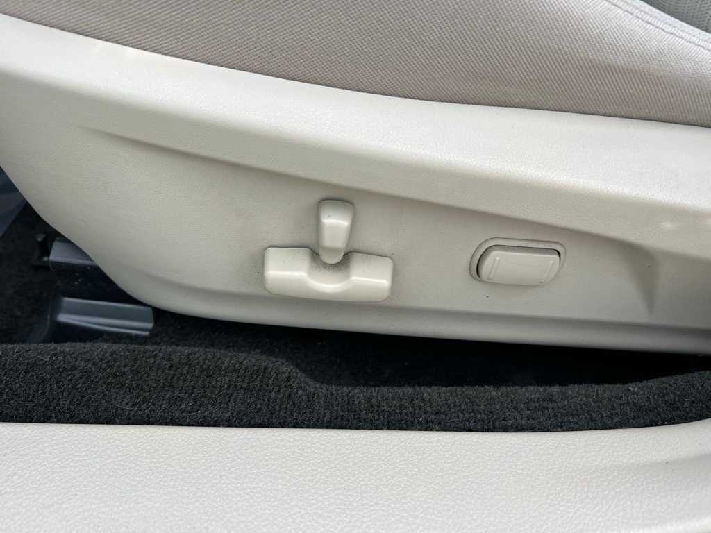 Thumbnail: 2013 Subaru Outback - 14