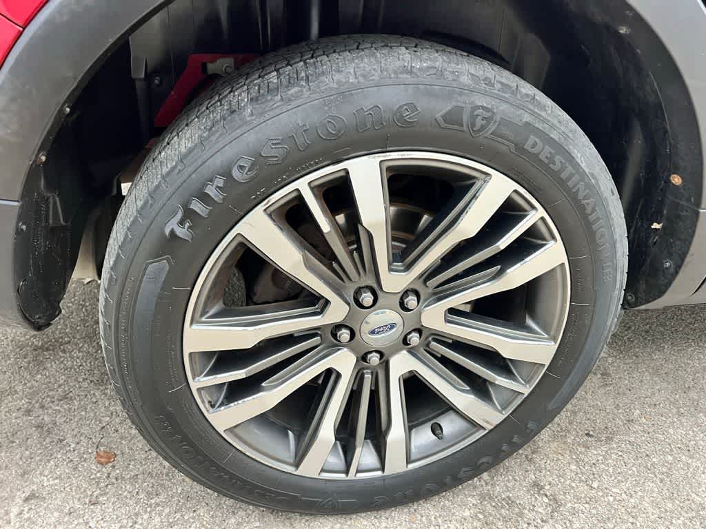 Thumbnail: 2016 Ford Explorer - 14