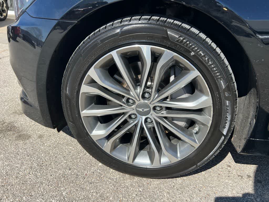 Thumbnail: 2015 Hyundai Genesis - 10