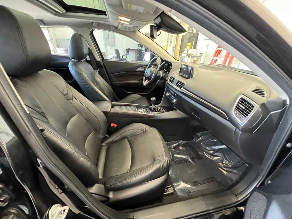 Thumbnail: 2017 Mazda Mazda3 - 24