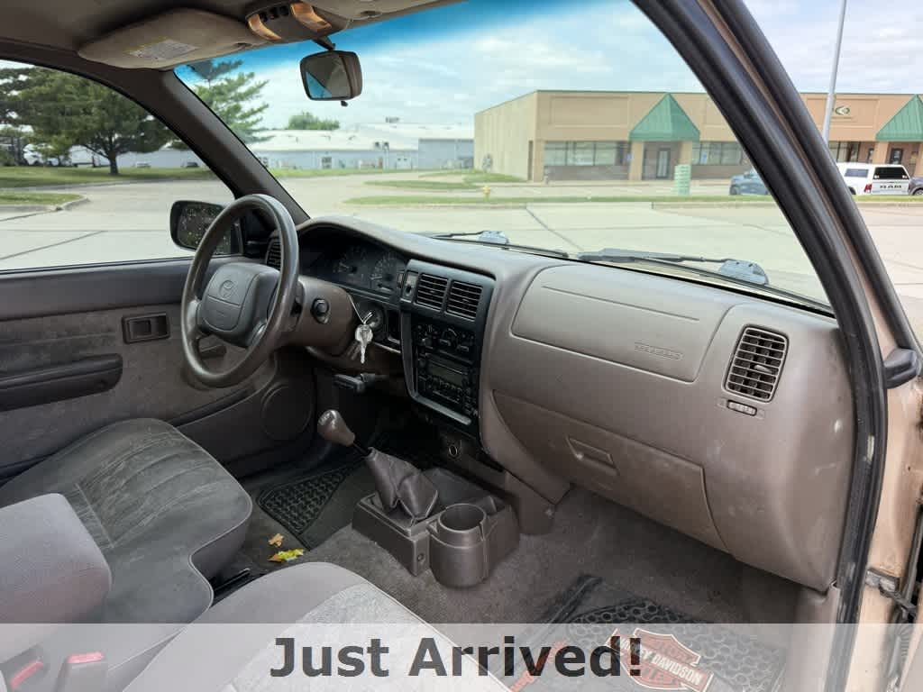 Thumbnail: 2000 Toyota Tacoma - 11